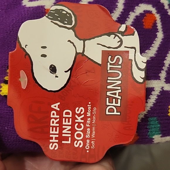 Super cute Snoopy socks NWT - Picture 4 of 4